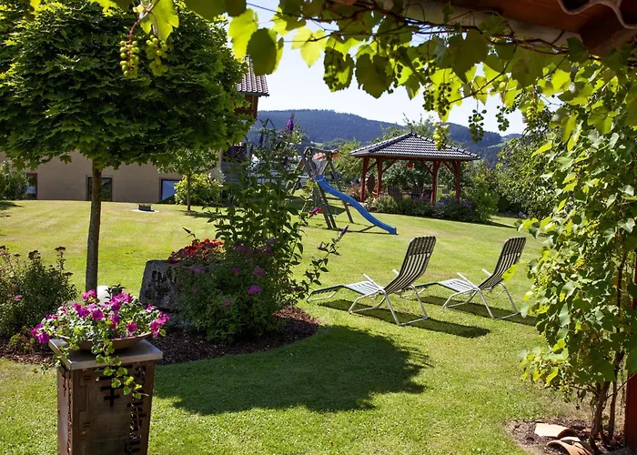 In Ruhmannsfelden Mit Hallenbad *